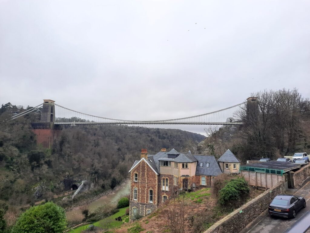 clifton suspension bridge on a gloomy day